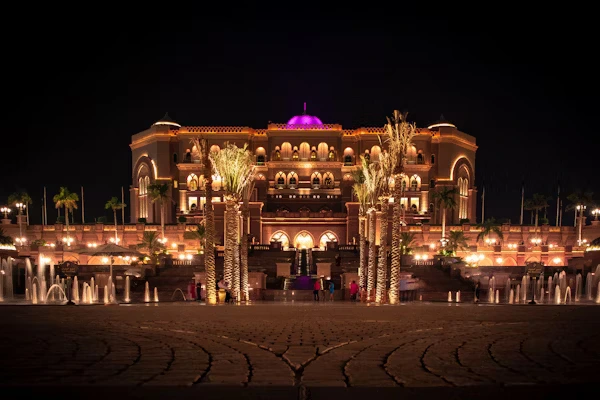 Abu Dhabi City Tour | Sheikh Zayed Grand Mosque, Emirates Palace & Heritage Village