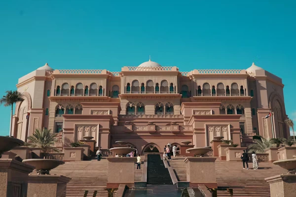 Abu Dhabi City Tour | Sheikh Zayed Grand Mosque, Emirates Palace & Heritage Village